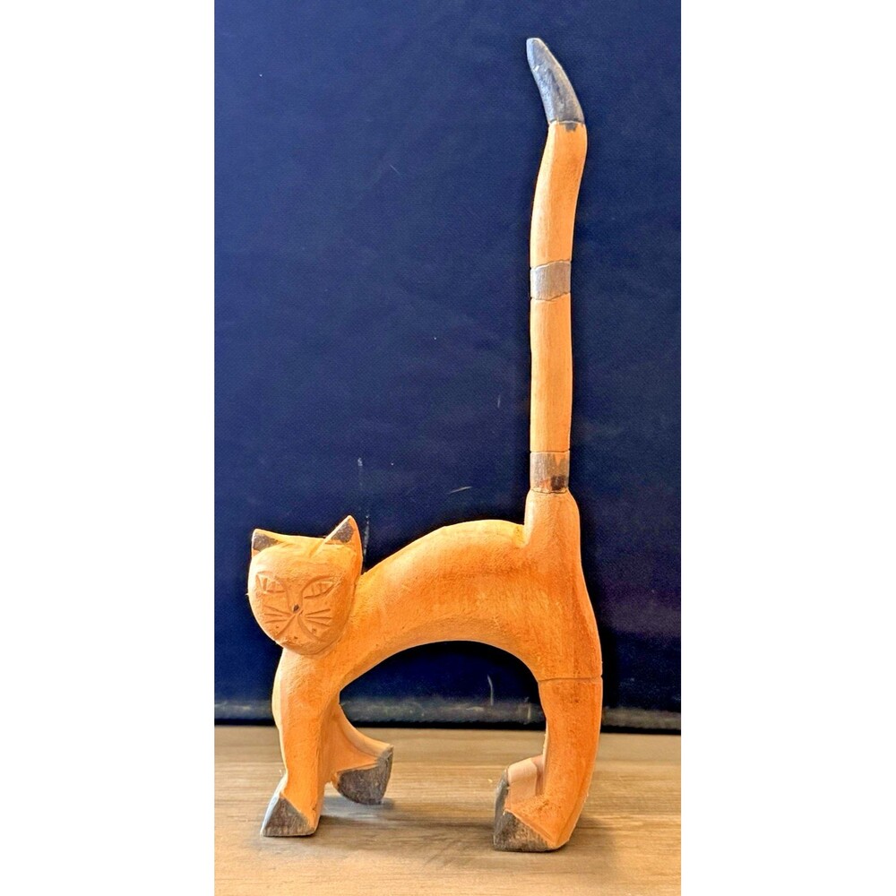 Vintage MCM Primitive Folk Art Wooden Handcarved Cat Figurine Sculpture